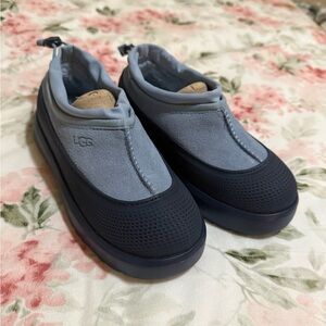 New in box UGGs kids rain shoes